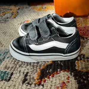GUC toddler vans size 5!